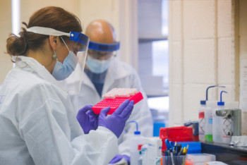 Фотография к новости: "Каждый день мы видим пациентов на грани жизни и смерти" - врачи призывают не забывать о карантинных мерах