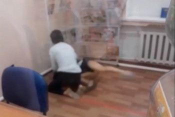 Фотография к новости: Устроившие драку сотрудницы "Казпочты" наказаны в Балхаше