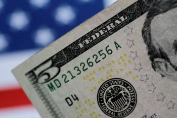 Фотография к новости: Почему дешевеет доллар. Как долго будет падать "американец", рассказали эксперты