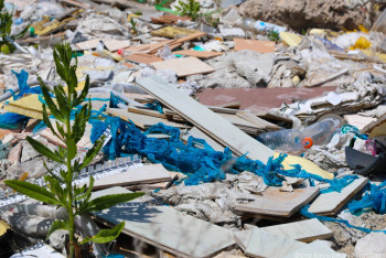 Фотография к новости: Виднеющиеся из космоса свалки Нур-Султана: экологи предложили решение проблемы