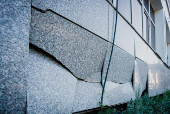 Фотография к новости: Опасные ЖК начали ремонтировать в Нур-Султане