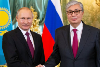 Фотография к новости: Президент Казахстана поздравил Владимира Путина с Днем России