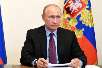 Фотография к новости: Владимир Путин написал статью о Второй мировой войне