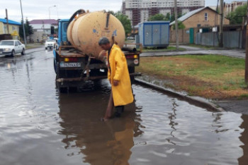 Фотография к новости: Астанчане снова "поплыли" – больше половины месячной нормы осадков выпало ночью в Нур-Султане
