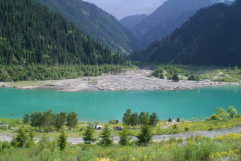 Фотография к новости: Озеро Иссык обмелело из-за малоснежной зимы – акимат Алматинской области