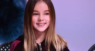 Данэлия Тулешова рассказала об участии в America&#039;s Got Talent, песнях на казахском и доставшемся от прабабушек голосе