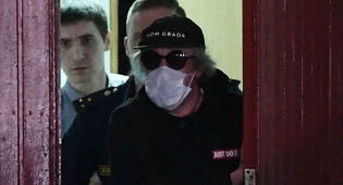Опубликована переписка с семьей Захарова по компенсации от Ефремова