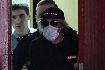 Фотография к новости: Опубликована переписка с семьей Захарова по компенсации от Ефремова