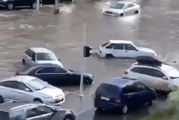 Фотография к новости: В Нур-Султане продолжают откачивать воду после вчерашнего ливня