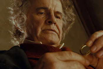 Фотография к новости: Умер исполнитель роли Бильбо Бэггинса во "Властелине колец"