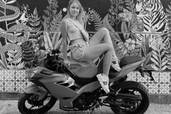 Фотография к новости: Популярная российская блогерша разбилась на байке