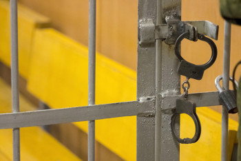 Зарезавшего полицейского семейного дебошира приговорили к 19 годам тюрьмы в Костанае