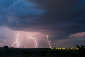 Фотография к новости: Штормовое предупреждение объявлено в 11 регионах Казахстана