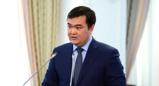 Касымбек извинился за несправившихся с эмоциями медиков в Карагандинской области