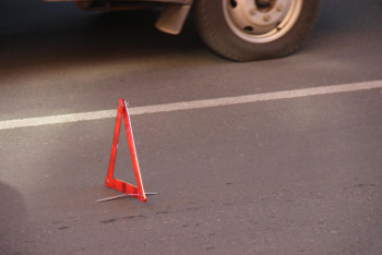 Таксист насмерть сбил пешехода и скрылся во дворах в Темиртау