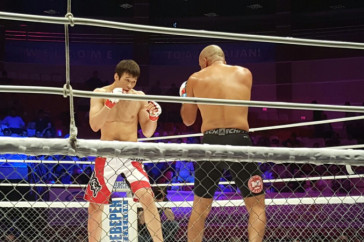 Фотография к новости: Дебют первого в UFC казахстанца вновь сорвался