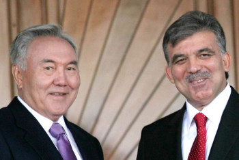 Фотография к новости: Экс-президент Турции Абдулла Гюль поздравил Елбасы с наступающим юбилеем