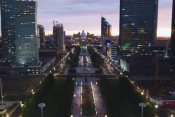 Фотография к новости: Премьерой клипа поздравил казахстанцев с Днем столицы знаменитый певец Амре