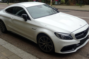 Фотография к новости: Покупать мебель и авто запретили чиновникам в Казахстане