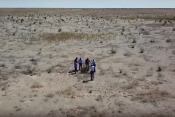 Фотография к новости: Казахстанских ученых впечатлило высохшее дно Арала в Узбекистане