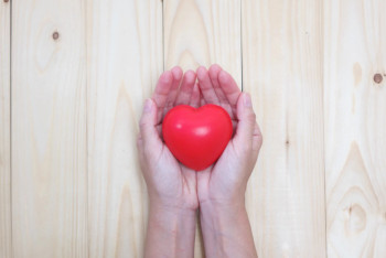 Фотография к новости: Акцию "Вирус добра" по сбору денег, лекарств и оборудования для больниц запустили в РК