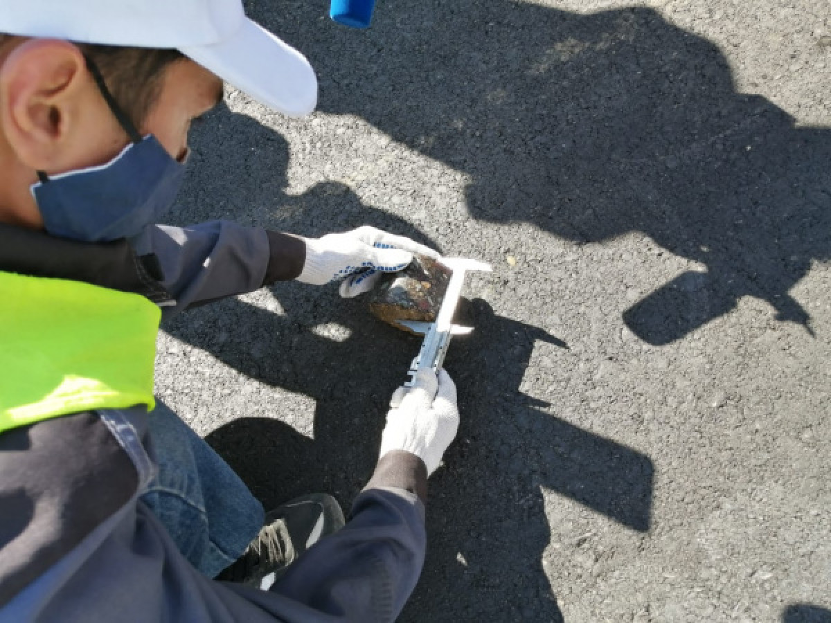 Качество дорог в селе Баянды признано низким после ролика о "персидском ковре"