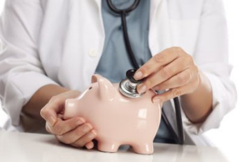 Заявки на выплаты 10 млн тенге родне погибших медиков никто в Минтруда не подавал