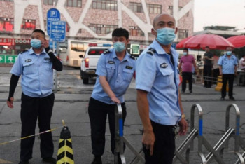 Фотография к новости: Режим военного времени ввели из-за вспышки КВИ в китайском Урумчи