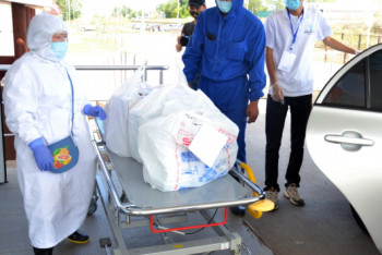 Фотография к новости: Жители Нур-Султана доставляют обеды медикам на регулярной основе