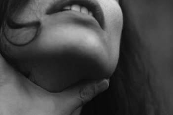 Фотография к новости: Пациентку провизорного центра в Шымкенте нашли задушенной на стройке