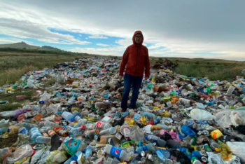 Фотография к новости: Стихийную свалку пластиковых бутылок обнаружили в Боровом