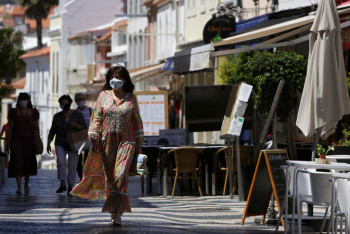 Фотография к новости: Убивающую COVID-19 маску создали в Португалии