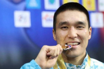 Фотография к новости: Казахстанский боксер выиграл нокаутом в дебютном бою на профи-ринге