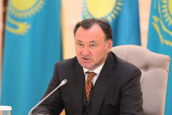 Фотография к новости: Ужесточить наказание за подделку лекарств предложил сенатор Мухтар Кул-Мухаммед