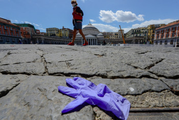 Фотография к новости: ООН бьет тревогу: планету загрязнили масками и перчатками