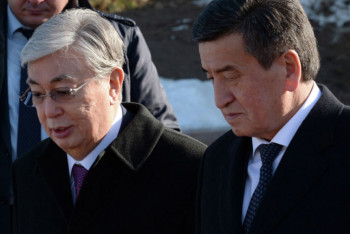 Фотография к новости: Токаев выразил соболезнования Жээнбекову