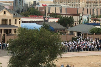 Фотография к новости: Отставки главного полицейского требуют мангистаусцы из-за массовых похорон