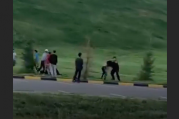 Фотография к новости: Массовая драка у ТРЦ "Хан Шатыр": в полиции завели уголовное дело