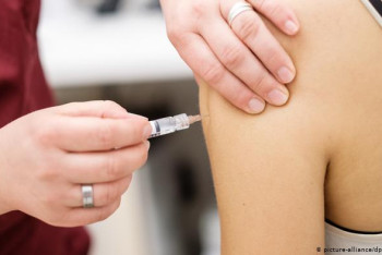 Фотография к новости: О продвинутых испытаниях шести вакцин от коронавируса рассказали в ВОЗ