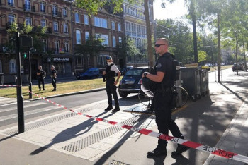 Фотография к новости: Захвативший заложников во Франции мужчина сдался полиции