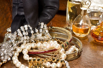 Фотография к новости: Драгоценности на 90 миллионов тенге украла жительница Шымкента