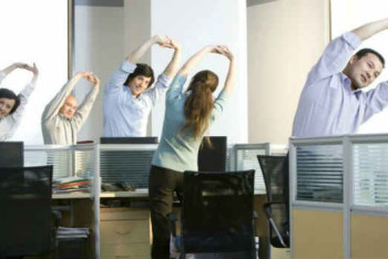 Фотография к новости: Правила проведения физзарядки на рабочем месте разработали в Минздраве