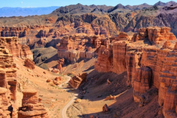 Фотография к новости: О разрушении Чарынского каньона заявили экоактивисты