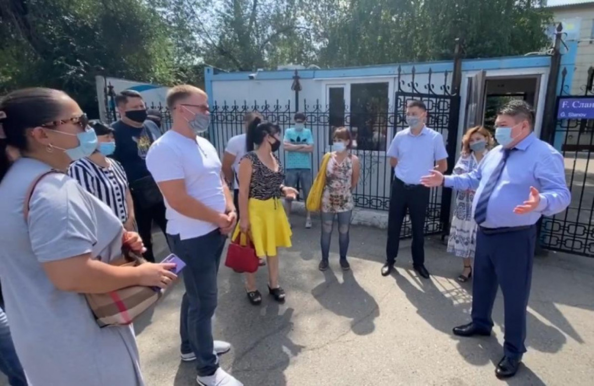 кадр из видео