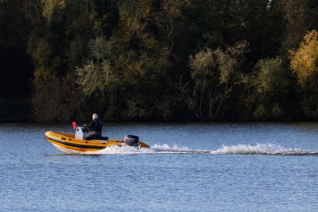 Фотография к новости: Семья погибшей от винта катера простила подозреваемого сына депутата в Уральске