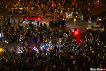 Фотография к новости: Что дальше: торги или репрессии? Политологи о выборах в Беларуси