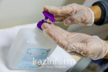 Фотография к новости: Проверку после видео с обедающими в столовой полицейскими ведут в ДП Алматинской области