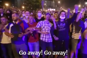 Фотография к новости: Чем мы можем помочь? Илон Маск отреагировал на видео с массовыми беспорядками в Беларуси