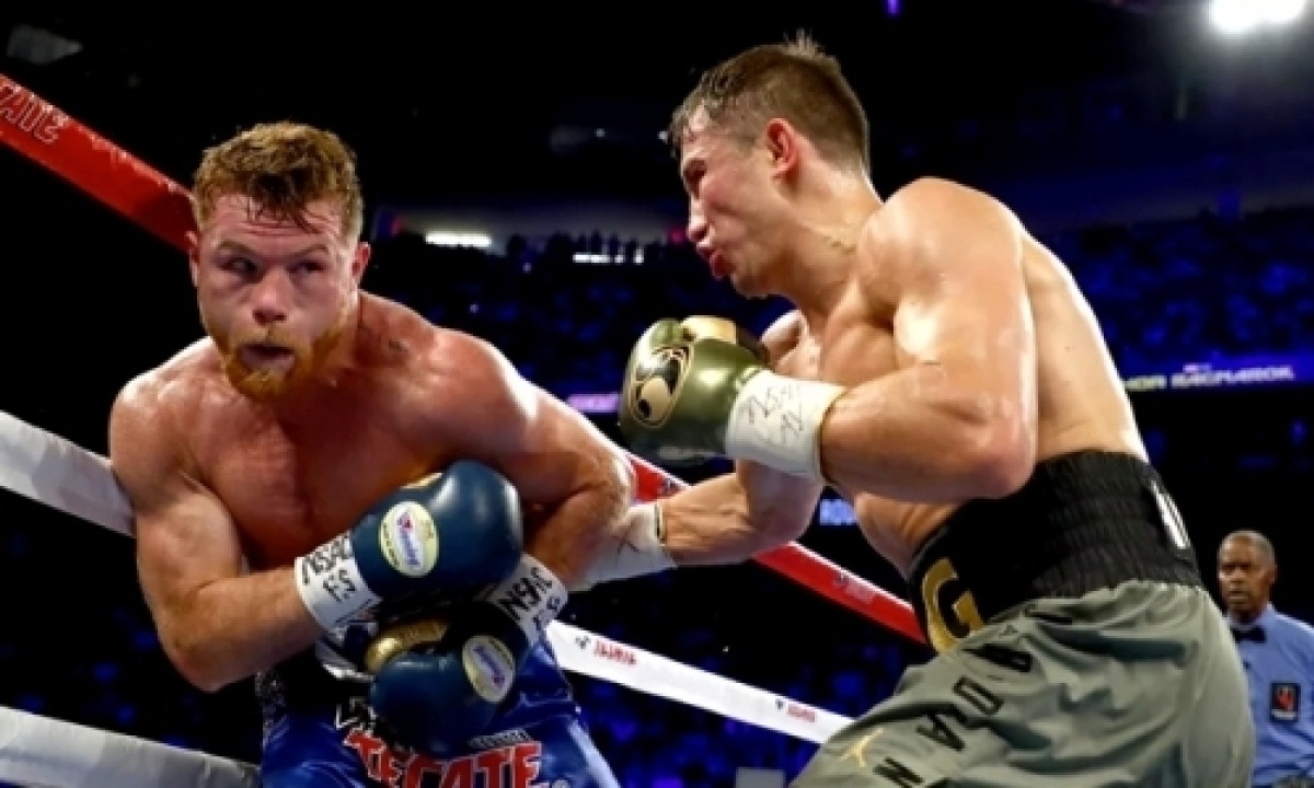 Художник из Уэльса показал картины, посвященные первому бою Головкина с "Канело"