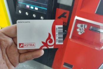 Фотография к новости: По 40 000 тенге получат школьники из нуждающихся семей Нур-Султана на транспортные карты